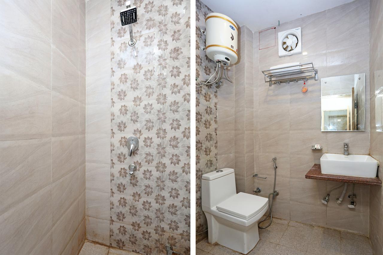 โอโย 9233 โฮเต็ล คอตเทจ ลอร์ด กฤษณะ Hotel นิวเดลี ภายนอก รูปภาพ