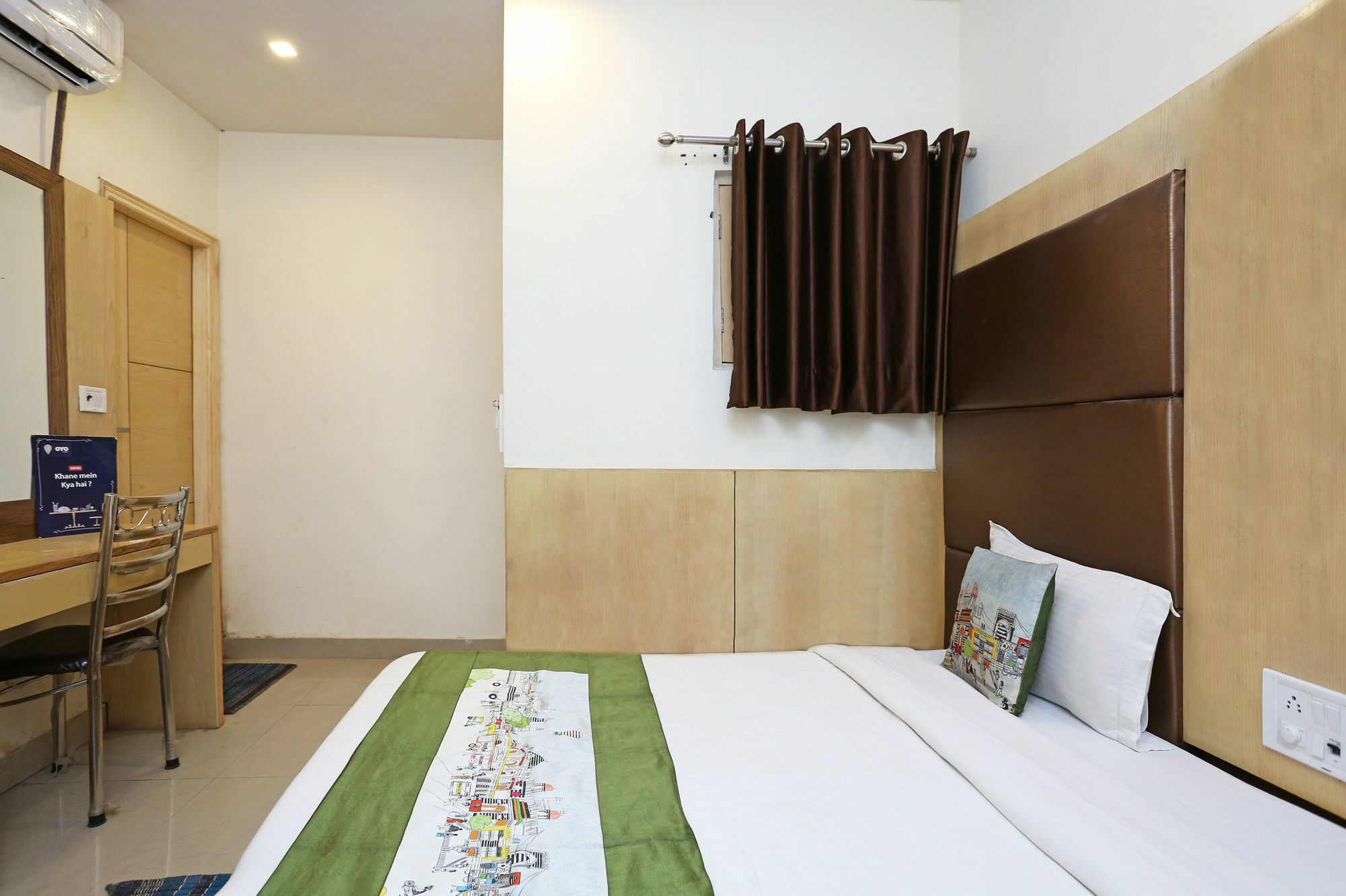 โอโย 9233 โฮเต็ล คอตเทจ ลอร์ด กฤษณะ Hotel นิวเดลี ภายนอก รูปภาพ