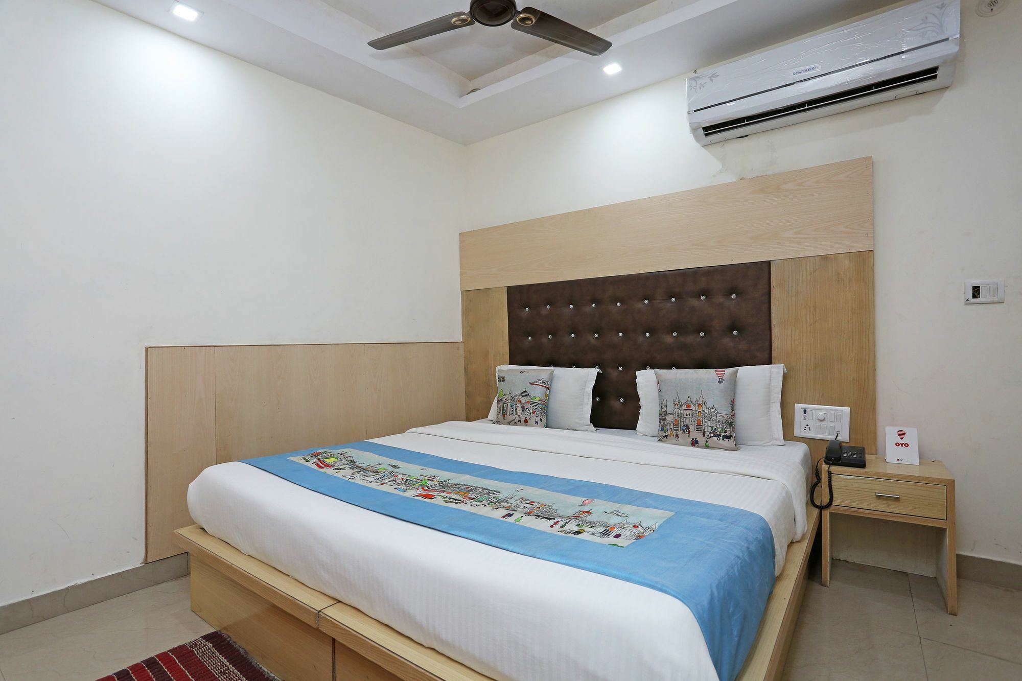 โอโย 9233 โฮเต็ล คอตเทจ ลอร์ด กฤษณะ Hotel นิวเดลี ภายนอก รูปภาพ