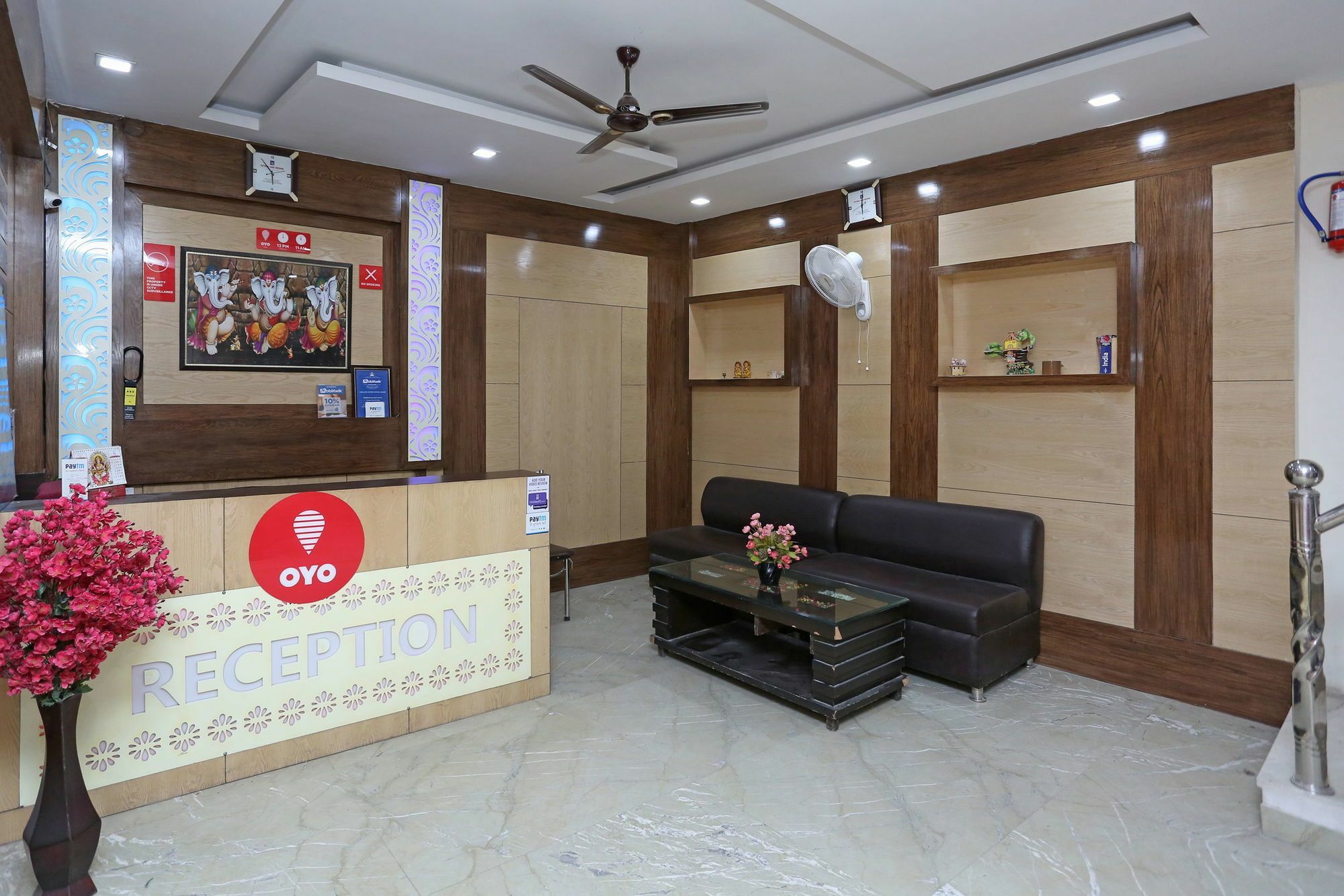 โอโย 9233 โฮเต็ล คอตเทจ ลอร์ด กฤษณะ Hotel นิวเดลี ภายนอก รูปภาพ